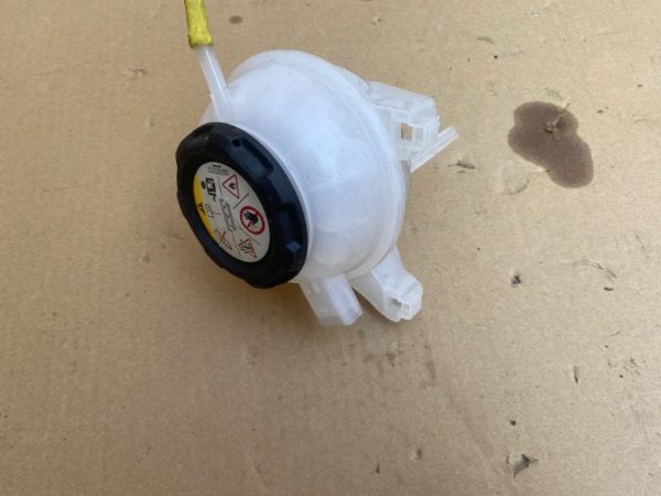 Vas expansiune VW Golf 7 GTE 5Q0121407J 5Q0 121 407 J - Dezmembrari Auto