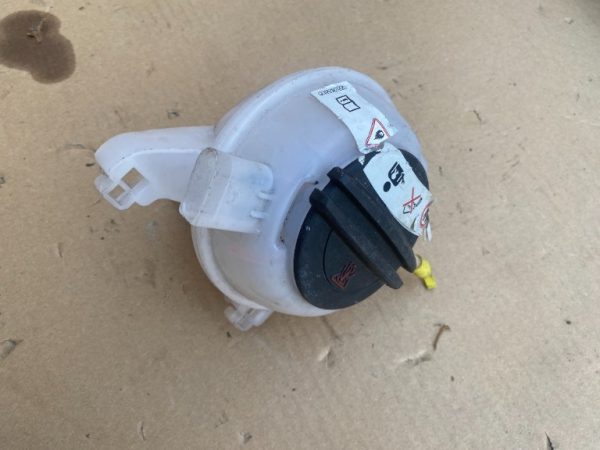 Vas expansiune VW Passat B8 1.4 tsi 1S0121407E 1S0 121 407 E - Dezmembrari Auto