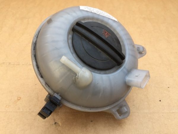 Vas expansiune VW Passat B8 1.4 TSI CZEA 5Q0 121 407 F 5Q0121407F - Dezmembrari Auto