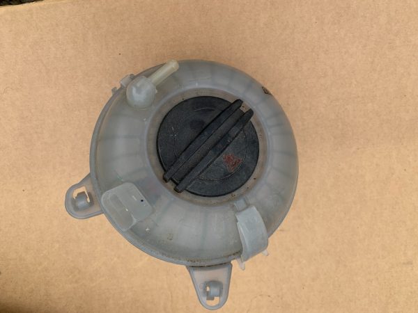 Vas expansiune VW Passat B8 5QD121407D 5QD 121 407 D - Dezmembrari Auto