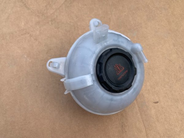 Vas expansiune VW Passat B8 facelift 2020 1.5 tsi 5Q0121407M 5Q0 121 407 M la 0 km - Dezmembrari Auto