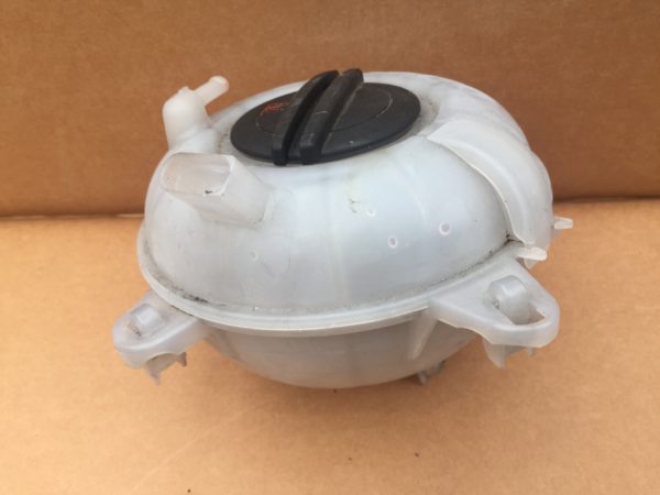 Vas expansiune VW Tiguan 2.0 TDI DFC 5Q0121407G 5Q0 121 407 G - Dezmembrari Auto