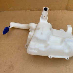 Vas lichid parbriz modelul cu 1 motoras Ford Mondeo 5 2018 DS73-17B613-DE - Dezmembrari Auto