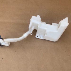 Vas lichid parbriz modelul cu spalatoare faruri VW Jetta 2017 - Dezmembrari Auto