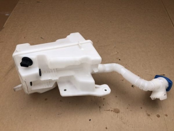 Vas lichid parbriz VW Golf 7 1.5 DAC 5G0 955 453 5G0955453 - Dezmembrari Auto