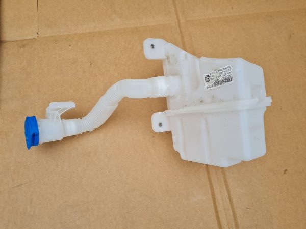 Vas lichid parbriz VW Golf 7 2019 5G0955448R 5G0 955 448 R - Dezmembrari Auto