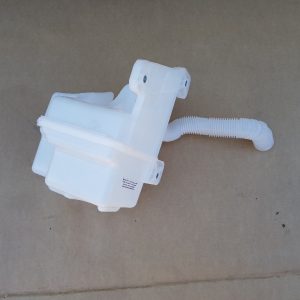 Vas lichid parbriz VW Golf 7 5G0955448R 5G0 955 448 R - Dezmembrari Auto