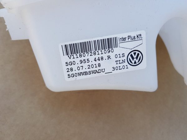 Vas lichid parbriz VW Golf 7 5G0955448R 5G0 955 448 R - Dezmembrari Auto - imagine 3