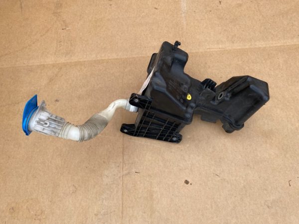 Vas lichid parbriz VW Golf 7 5G0955453F 5G0 955 453 F - Dezmembrari Auto