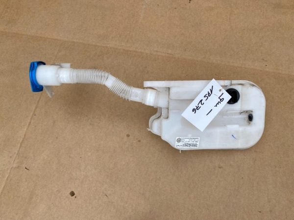 Vas lichid parbriz VW T-Roc 5G0955453F 5G0 955 453 F - Dezmembrari Auto