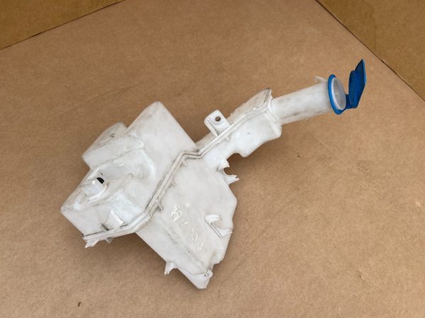 Vas stropgel lichid parbriz VW Passat CC 3C8955453E 3C8 955 453 E - Dezmembrari Auto
