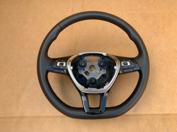 Volan din piele cu comenzi VW Jetta 2017 5C0419091BL 5C0 419 091 BL la 0 km - Dezmembrari Auto