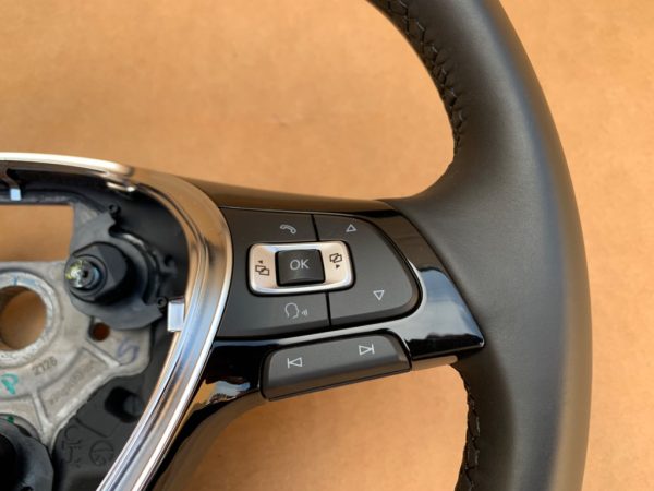 Volan din piele cu comenzi VW Jetta 2017 5C0419091BL 5C0 419 091 BL la 0 km - Dezmembrari Auto - imagine 2