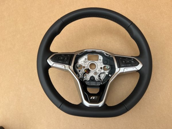 Volan piele comenzi incalzire R line VW Passat B8.5 din 2023 la 0 km 3g0419089eh 3g0 419 089 eh - Dezmembrari Auto
