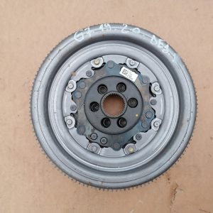 Volanta cutie DSG automata VW Golf 7 2.0 tdi 03L105266DE 03L 105 266 DE la 0 km - Dezmembrari Auto