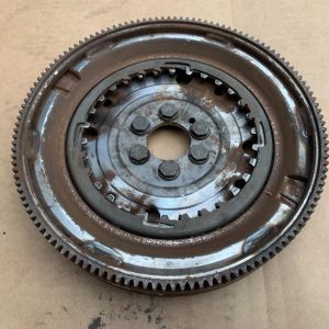 Volanta DSG VW Passat B8 1.4 tsi 03L105266DN 03L105266EK - Dezmembrari Auto