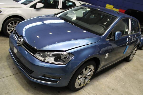 Volanta DSG VW Passat B8 Golf 7 Octavia 3 1.6 tdi 03L105266DP 03L 105 266 DP la 0 km - Dezmembrari Auto