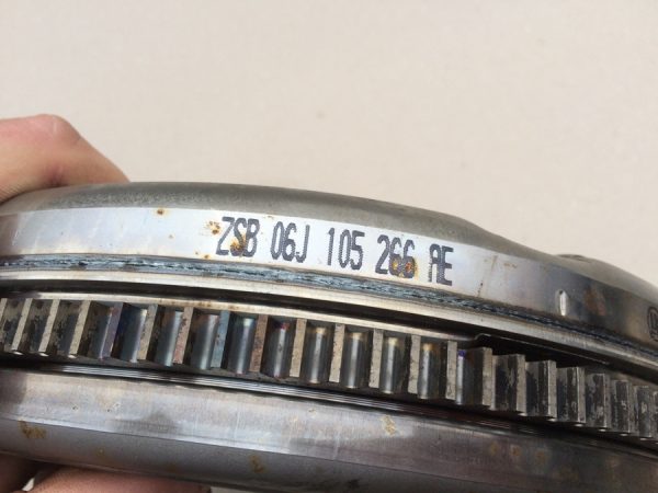 Volanta DSG VW Passat CC 06J105266AE 06J 105 266 AE - Dezmembrari Auto