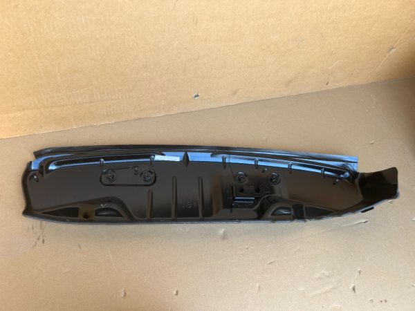 Water box VW Caddy Ford Tourneo Connect din 2023 2K7806239 2K7 806 239 - Dezmembrari Auto